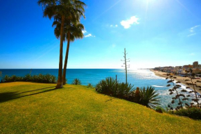  Magical Sea View Studios  Торремолинос